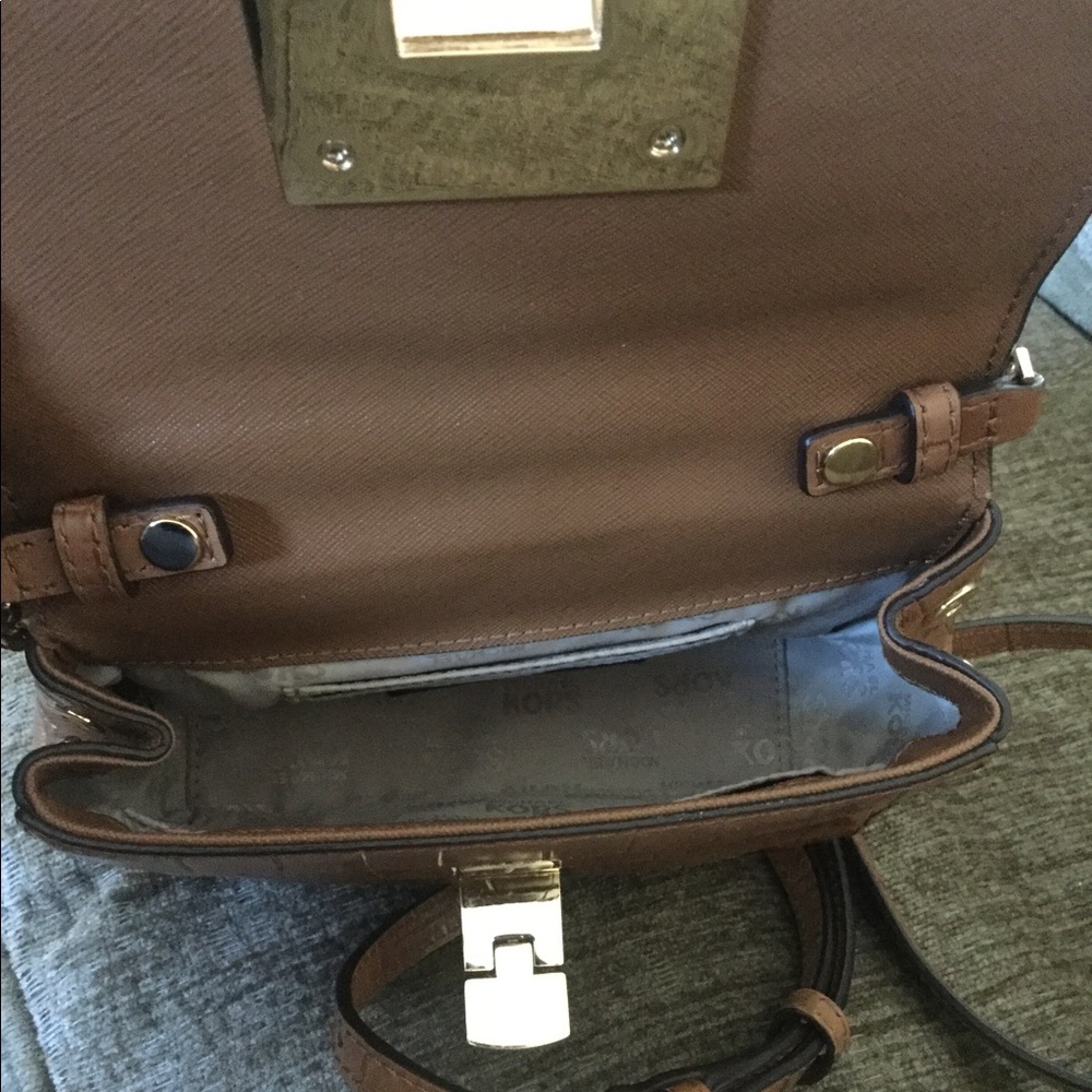 Authentic Michael Kors Crossbody - Picture 5 of 5